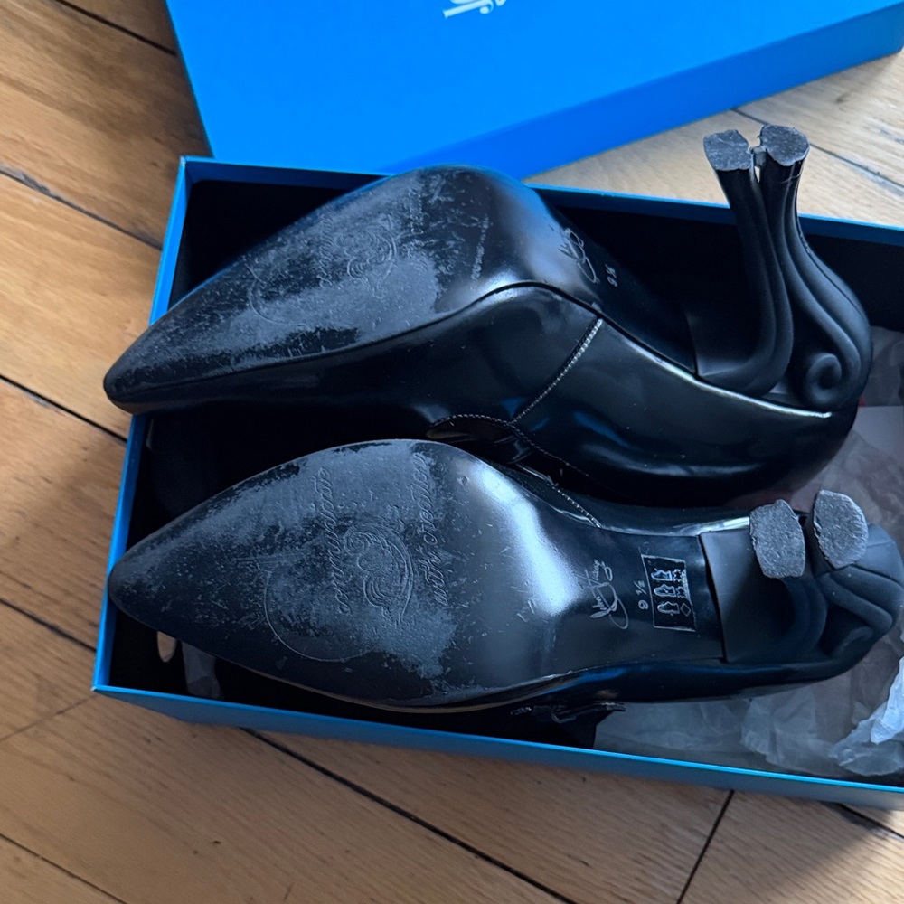 John Fluevog Black Patent Heels - Picture 3 of 3